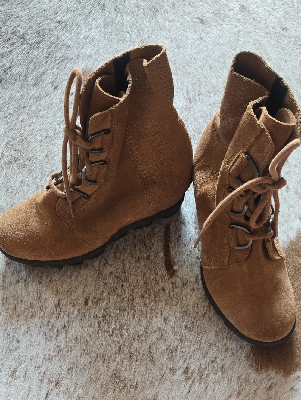 Sorel Kids Suede Lace-Up Ankle Boots - Tan
